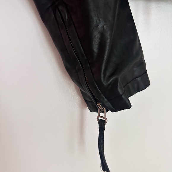 Black vegan leather jacket - Picture 5 of 9